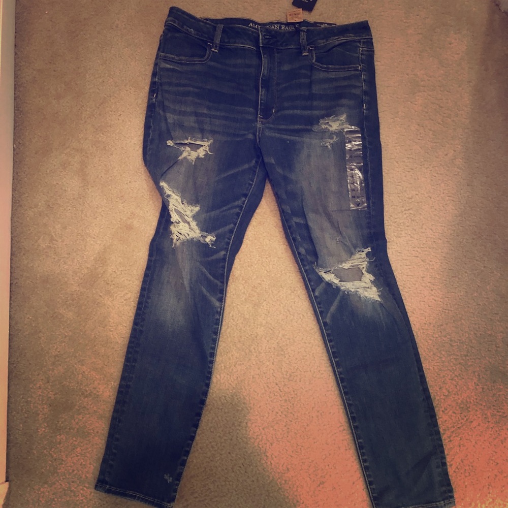 American Eagle Distressed Jeans (16R)